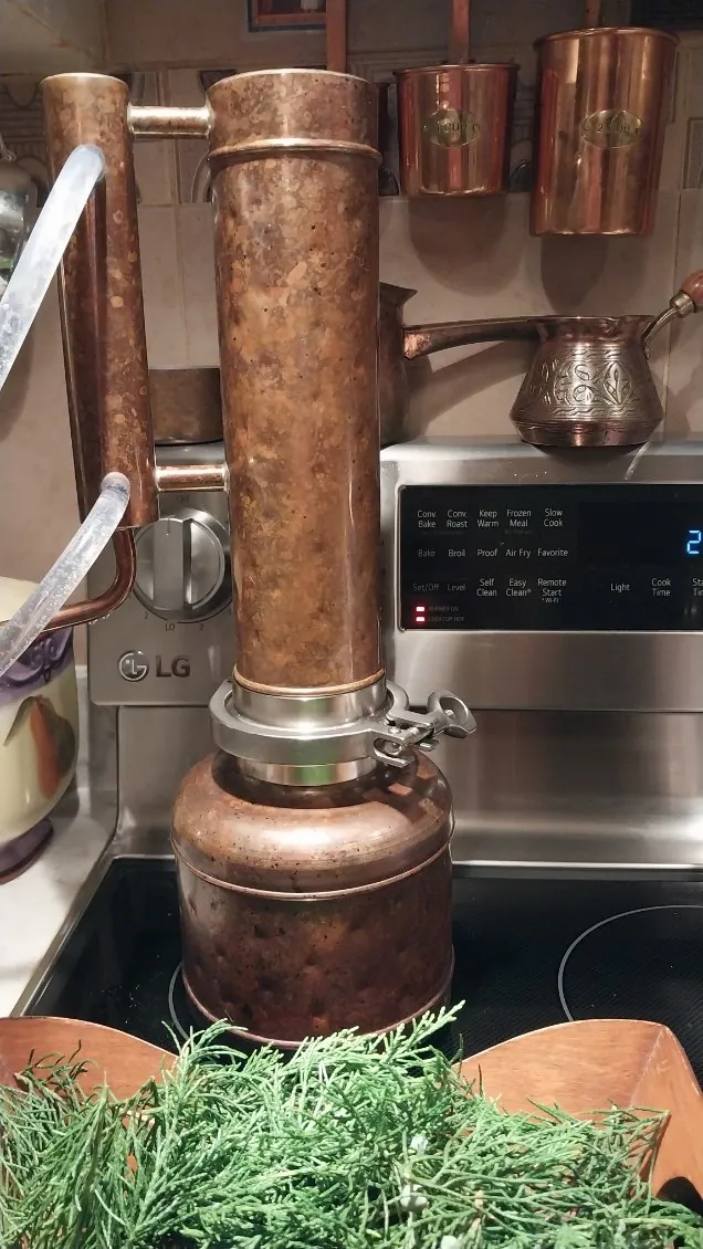 Distillation of plant essences